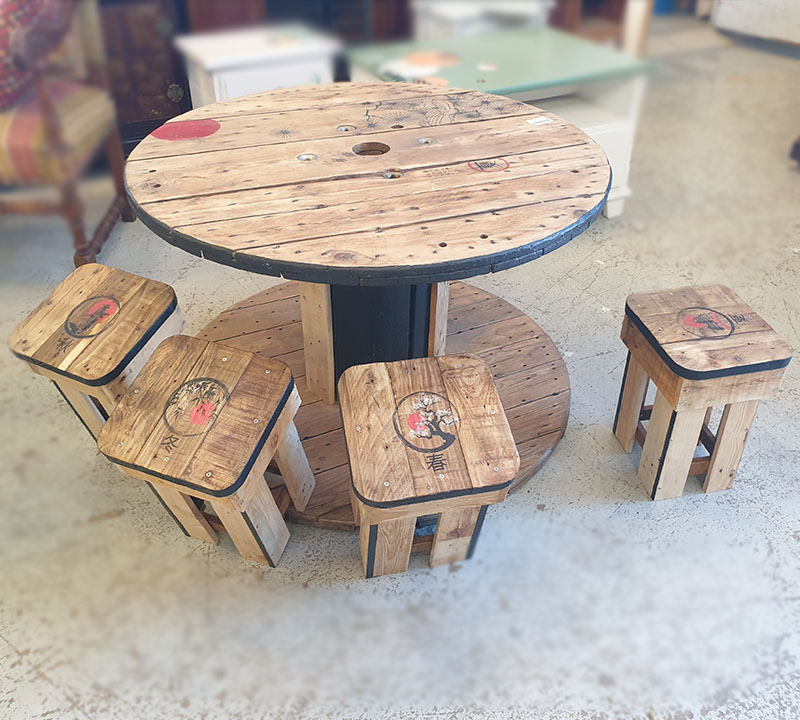 table tabouret